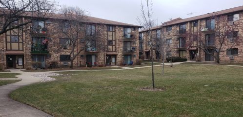 342 Klein Creek Ct, Carol Stream, IL 60188-9301