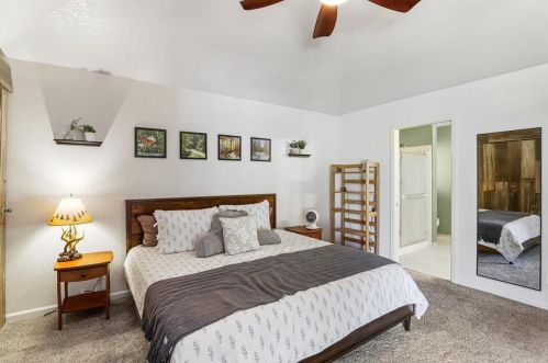 2665 Hawkeye Ave, Turlock CA  95380-2950 exterior