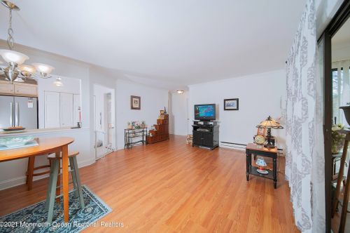 62 Manchester Ct, Tinton Falls NJ  07701-5496 exterior