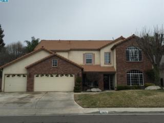 2521 Peppertree St, Visalia, CA 93277-5506