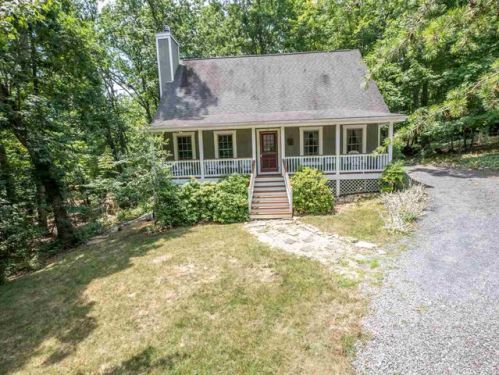 82 Crimora Lake Ln, Crimora, VA 24431-2526