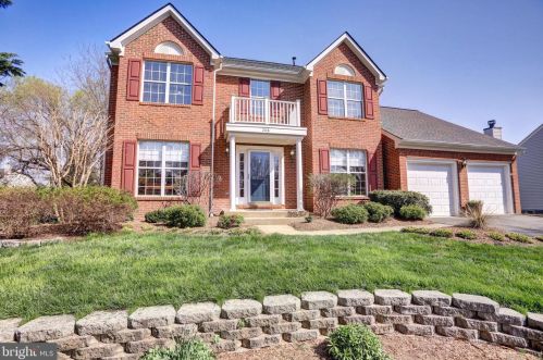 208 Ashton Dr, Leesburg, VA 20175-2527