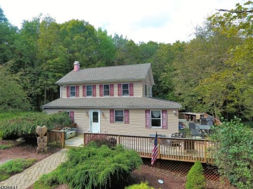 911 Hampton Rd, Fredon, NJ 07860-4337
