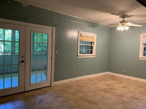 500 Carriage Dr, Atlanta GA  30328-3307 exterior