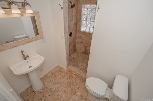 2863 Bridgeport Ave, Anaheim CA  92804-2047 exterior