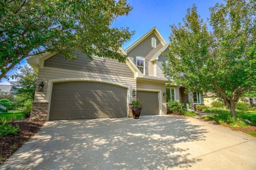 10878 Bentwater Ln, Saint Paul, MN 55129-5235