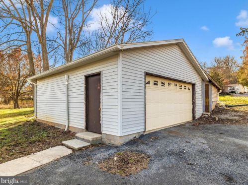 27 Bluegill Dr, Harpers Ferry WV  25425-2507 exterior