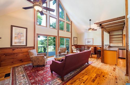 7 Locks Ct, Bybee, VA 22963-2513