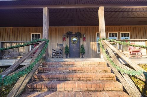 62 Moore Dr, Barnwell, SC 29812-8619