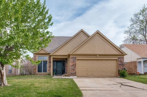 2529 Creekwood Ln, Fort Worth TX  76123-1111 exterior