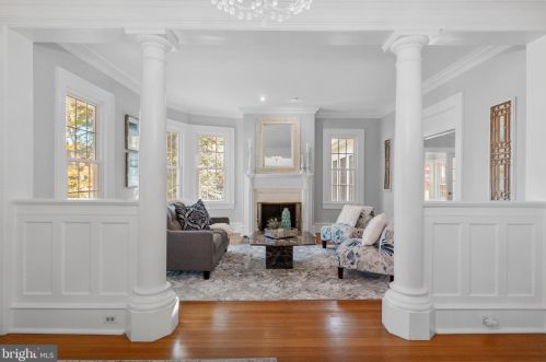 46 Warwick Rd, Tavistock, NJ 08033-3705