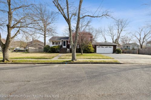 36 Maida Ter, Tinton Falls, NJ 07701-6265