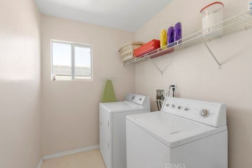 17876 Robusta Dr, Riverside CA  92503-7072 exterior