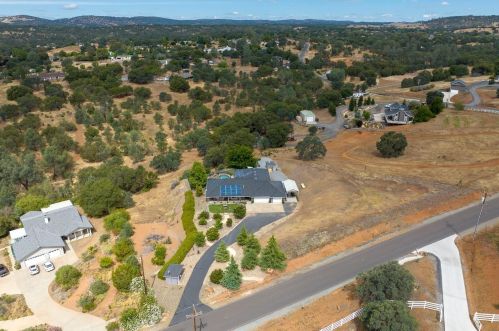 2767 Canoe St, Copperopolis, CA 95228-9537