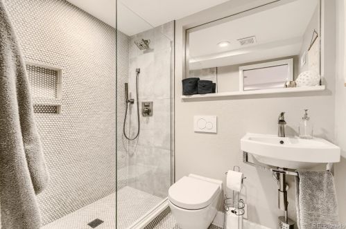 7178 Magnolia Cir, Englewood CO exterior