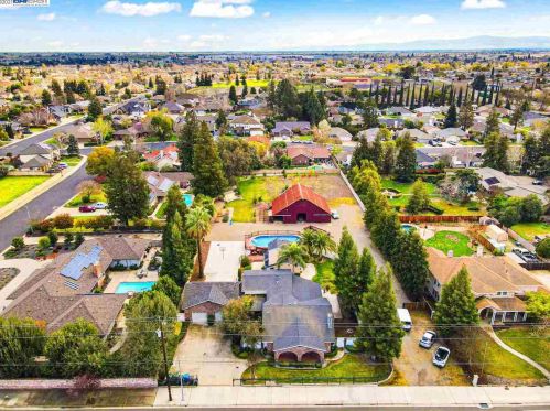 1438 Louise Ave, Manteca, CA 95336-9175