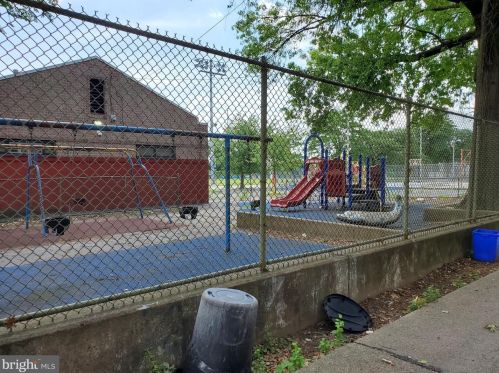 5647 10th St, Philadelphia PA 19141-3601 exterior