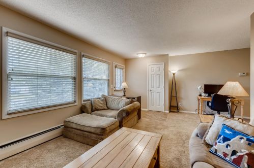 1476 21st Ave, Saint Paul, MN 55112-5588