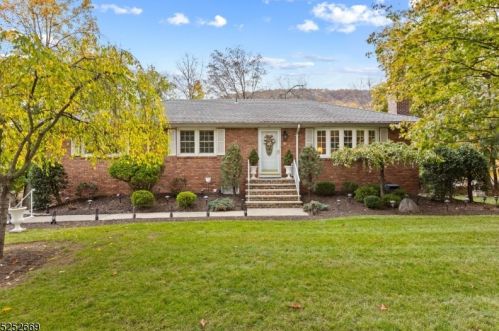 20 Graham Ave, Paterson, NJ 07508-2910