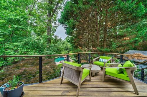 2858 Hl Dr, Atlanta GA  30305-3422 exterior