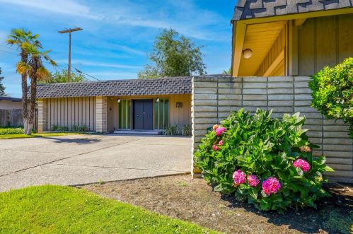 720 Birchwood Dr, Lodi, CA 95240-0403