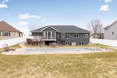 504 Rambling Creek Dr, Otsego, MN 55376-9683