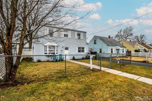 212 Penn Ave, Edison, NJ 08817-3616