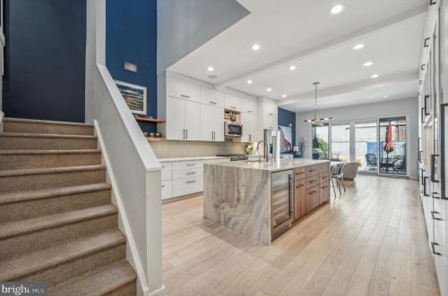 741 2nd St, Philadelphia, PA 19147-3425