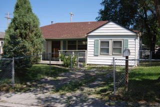 104 Frontier Ave, Newcastle, WY 82701-3013