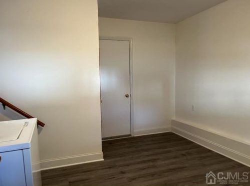 1824 Brunella Ave, Piscataway NJ  08854-2075 exterior