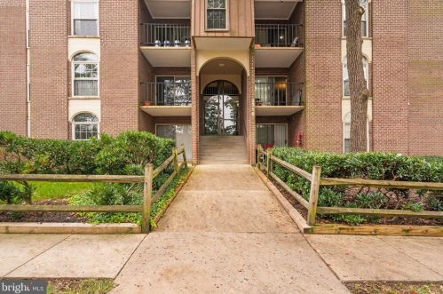 3316 Woodburn Village Dr, Annandale, VA 22003-1253