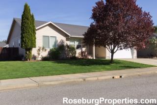 479 Oakbriar Ave, Roseburg OR  97470-4317 exterior