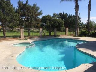 5722 Greens Dr, Riverside CA  92509-7330 exterior