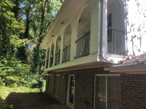 1082 Hasty Ct, Lilburn, GA 30047-3295