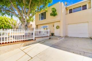 835 Raintree Pl, Vista, CA 92084-5113