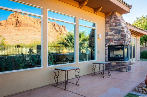 340 Snow Cyn Dr, Kayenta UT 84738-6041 exterior