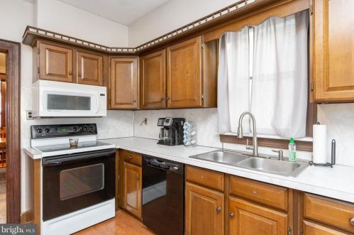 18 Middle St, Hanover PA 17331-3746 exterior