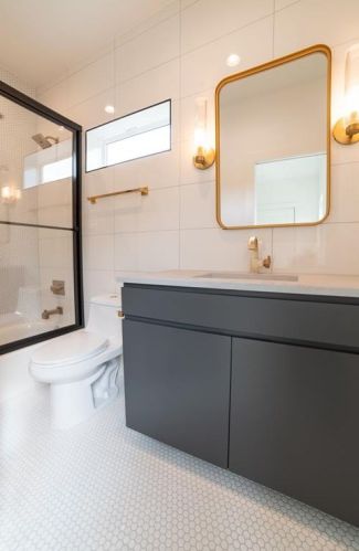 1800 Crown Dr, Austin TX  78745-1711 exterior