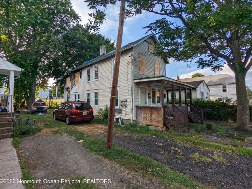 19 1st St, East Freehold, NJ 07728-2405