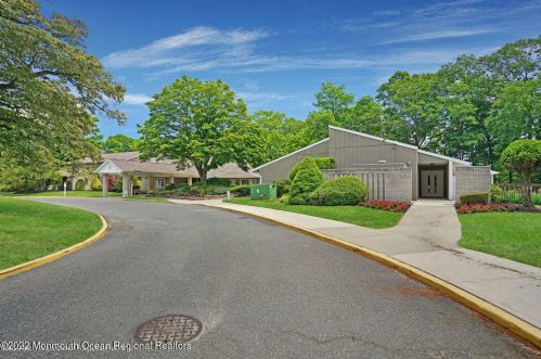 43 Lexington Ct, Tinton Falls NJ 07701-5471 exterior