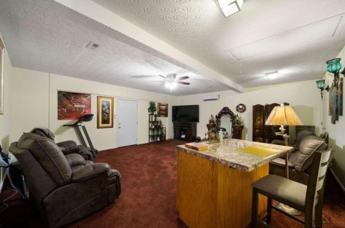 706 Squirrels Nest Ct, Rockmart, GA 30153-1538