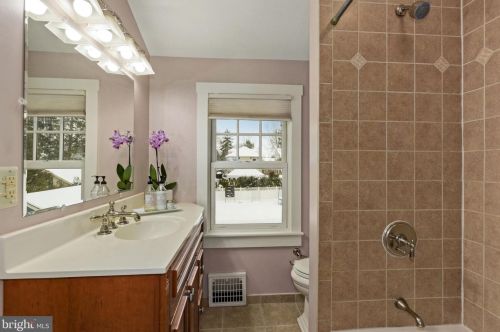 252 Hawthorne Ave, Haddonfield NJ 08033-1404 exterior