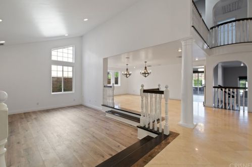 27086 Esward Dr, Calabasas, CA 91301-2323