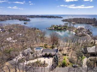 5 Conant Pl, Tokeneke, CT 06820-5917