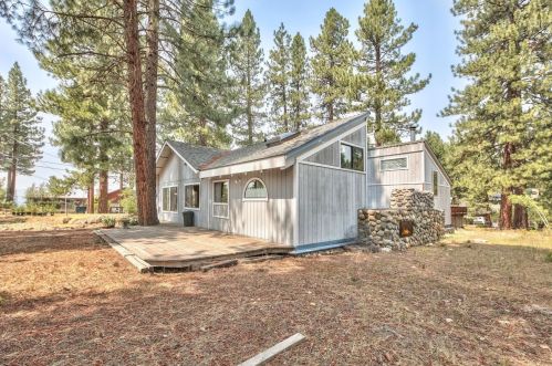 14567 Royal Way, Truckee CA  96161-1140 exterior