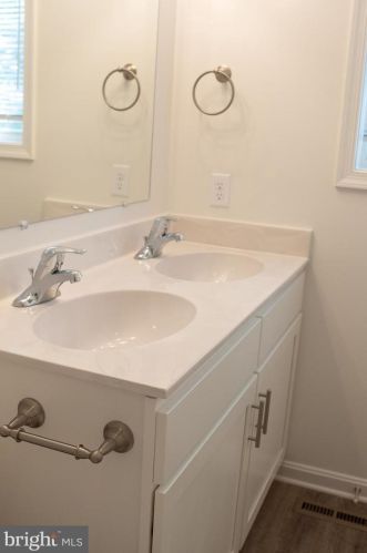 30 Parkview Dr, Carlisle PA  17013-2208 exterior