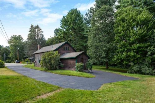 246 Shaws Ln, Dover, NH 03820-4586