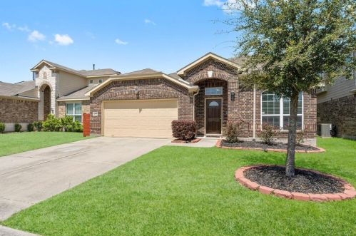 2518 Riverway Dr, Conroe TX  77304-2931 exterior