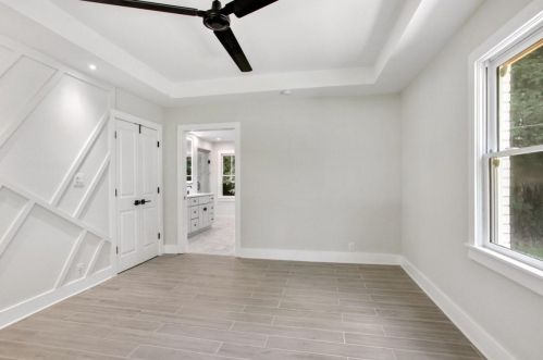 5730 Kayron Dr, Atlanta GA  30328-5120 exterior