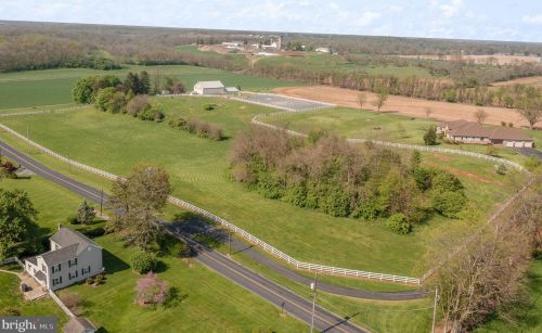 253 Bonnybrook Rd, Carlisle PA 17013-4214 exterior